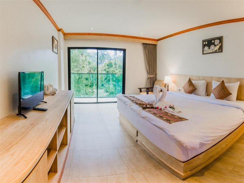 Airport Beach Hotel Phuket - Sha Extra Plus Nai Yang Ngoại thất bức ảnh