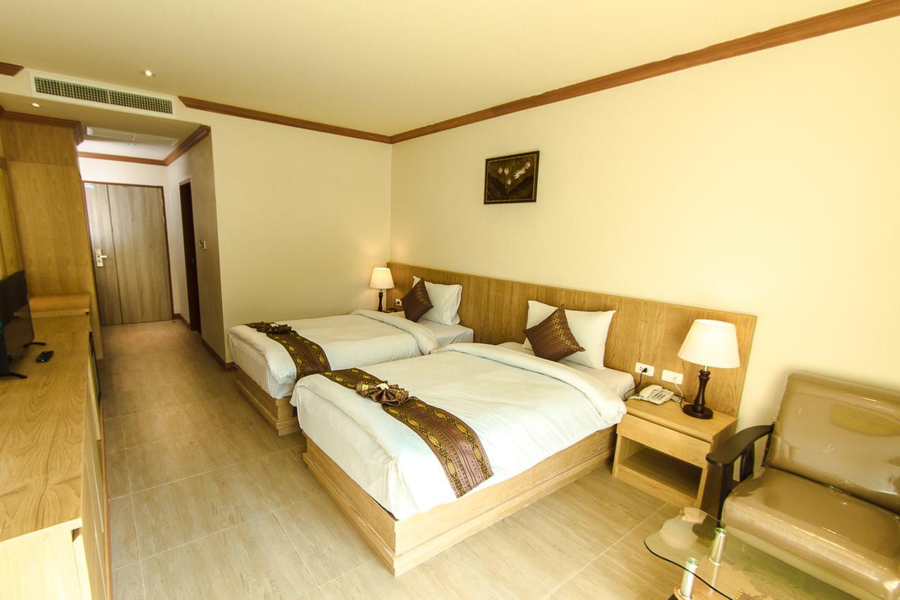 Airport Beach Hotel Phuket - Sha Extra Plus Nai Yang Ngoại thất bức ảnh